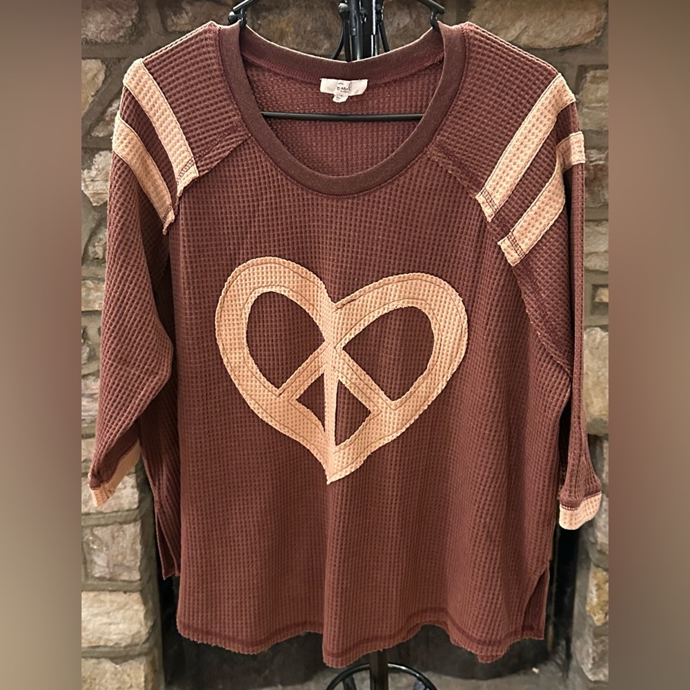(NWOT) Easel LA Waffle Knit Thermal Top Peace Sign Heart Graphic
